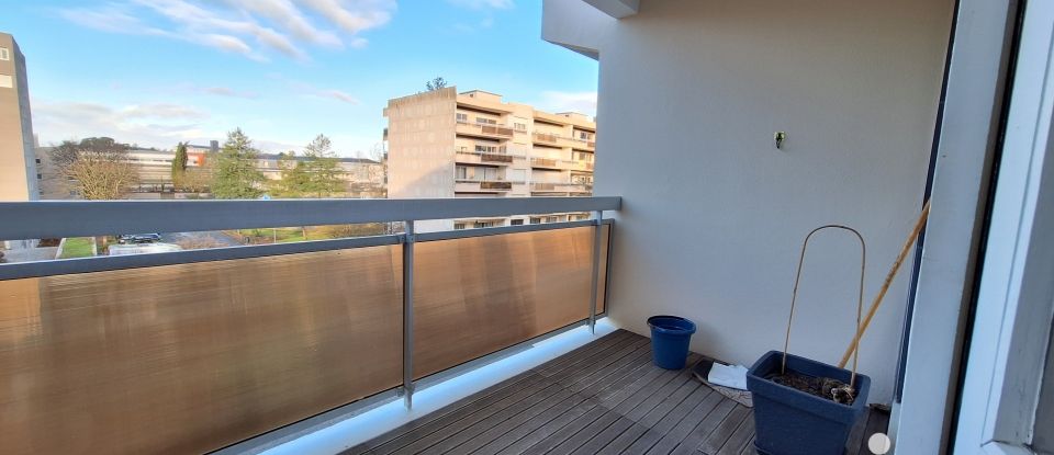 Apartment 3 rooms of 69 m² in Angers (49000)