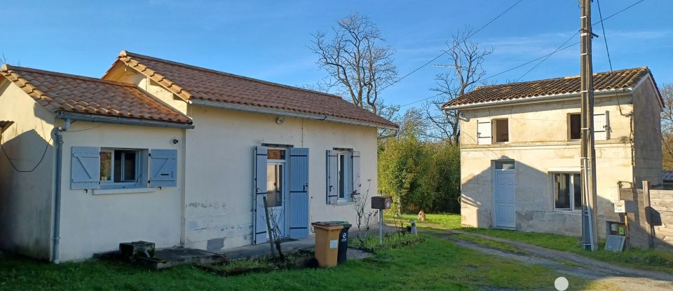 Maison 5 pièces de 90 m² à Les Églisottes-et-Chalaures (33230)