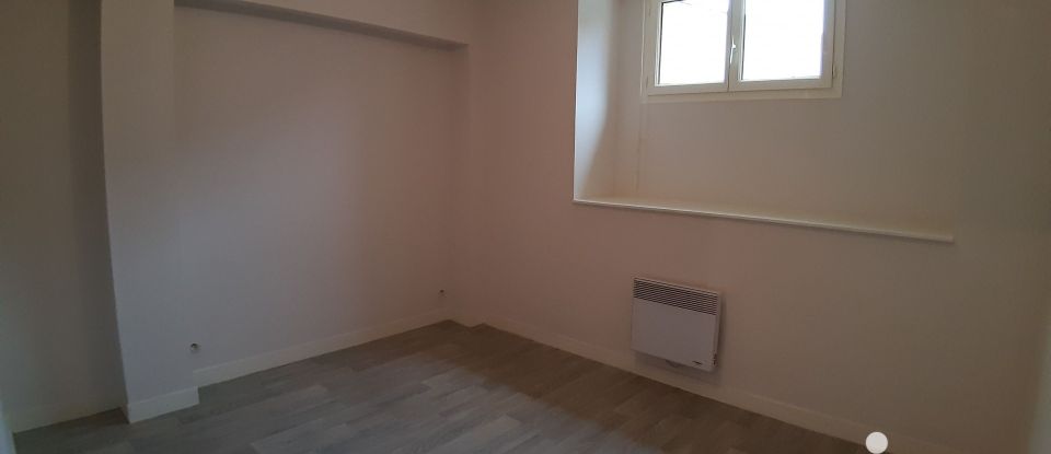 House 4 rooms of 95 m² in DOUÉ EN ANJOU (49700)