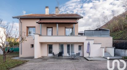 Maison 12 pièces de 237 m² à Saint-Martin-d'Hères (38400)