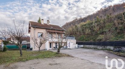 Maison 12 pièces de 264 m² à Saint-Martin-d'Hères (38400)