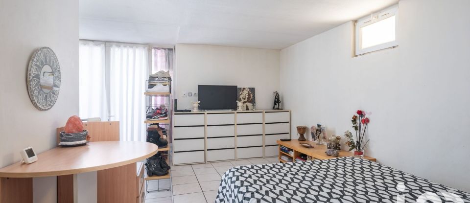 Maison 12 pièces de 237 m² à Saint-Martin-d'Hères (38400)