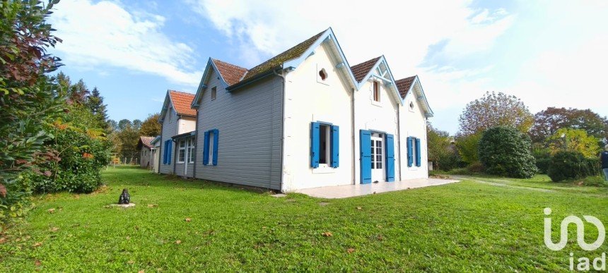 Maison 8 pièces de 246 m² à Pontenx-les-Forges (40200)