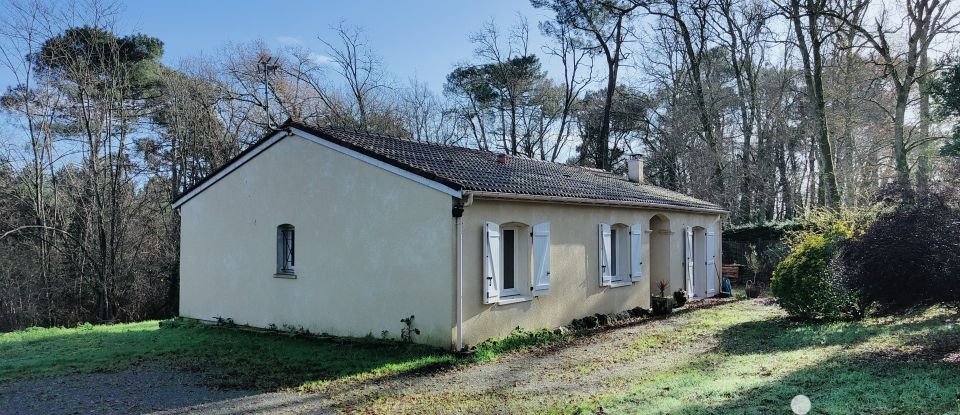 Maison traditionnelle 5 pièces de 105 m² à Réaup-Lisse (47170)