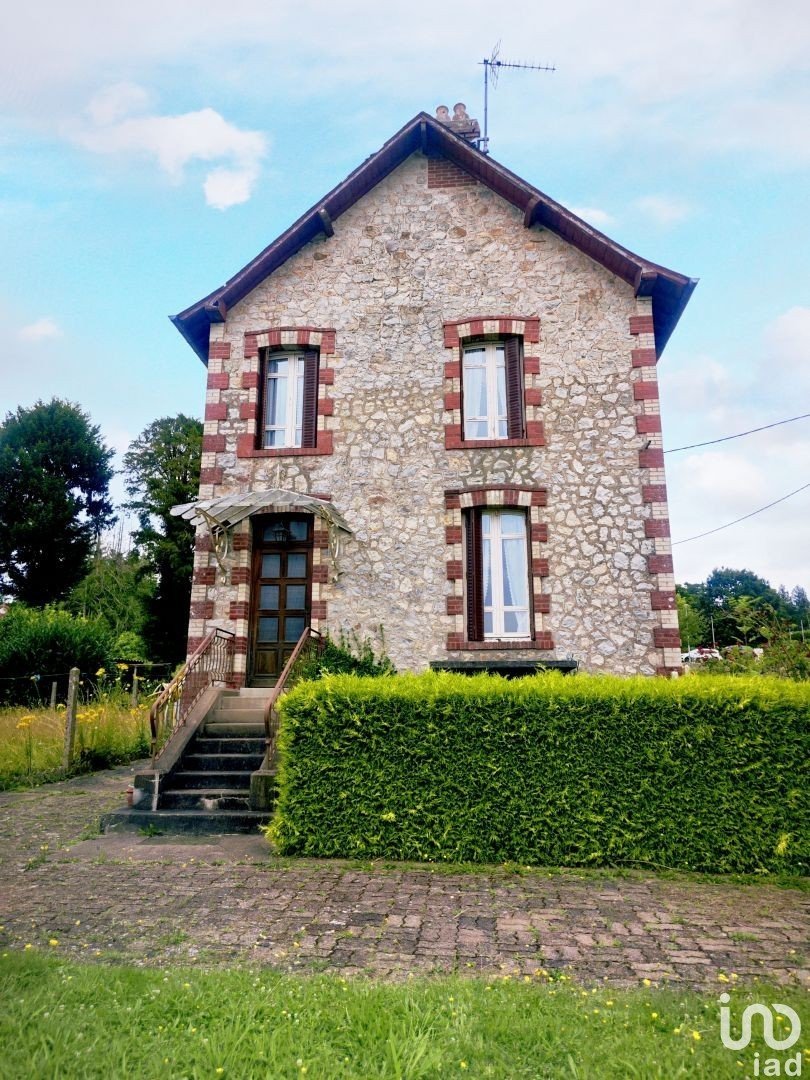 Maison 4 pièces de 144 m² à BAGNOLES-DE-L'ORNE (61140)