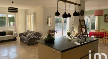 House 8 rooms of 265 m² in La Seyne-sur-Mer (83500)