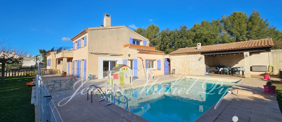 House 8 rooms of 265 m² in La Seyne-sur-Mer (83500)