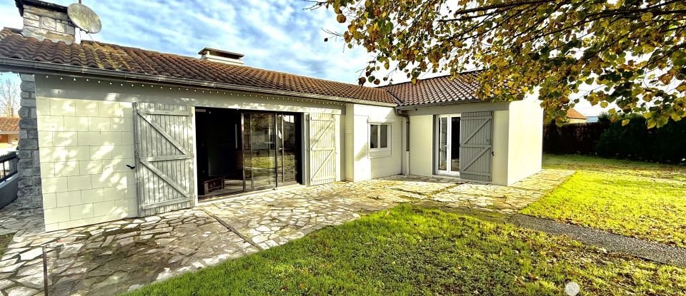 Maison 5 pièces de 86 m² à Abidos (64150)