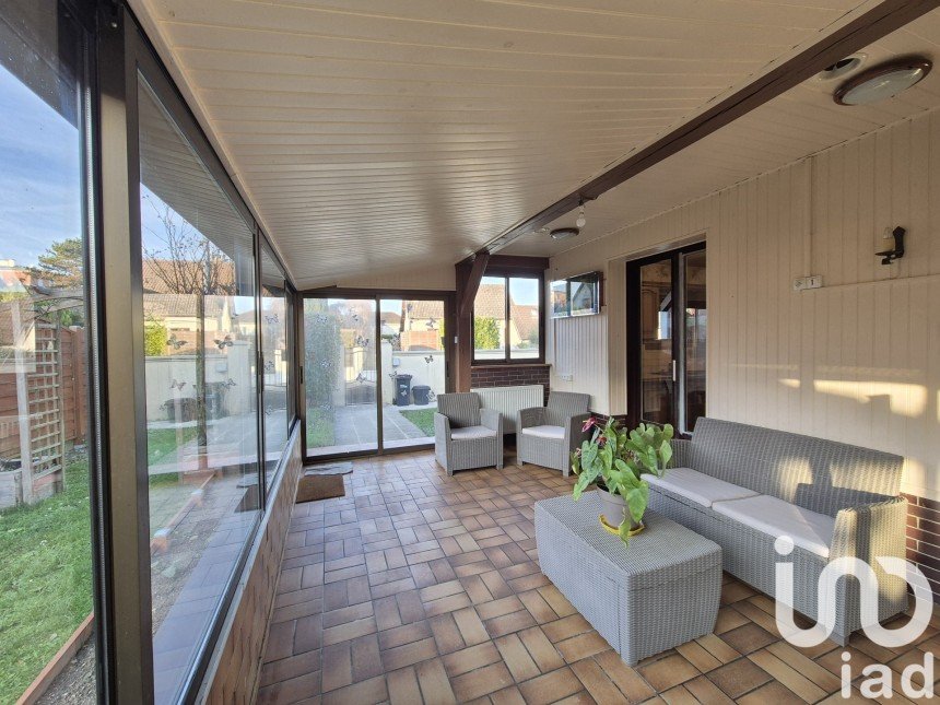 Pavilion 5 rooms of 199 m² in Saint-Julien-les-Villas (10800)