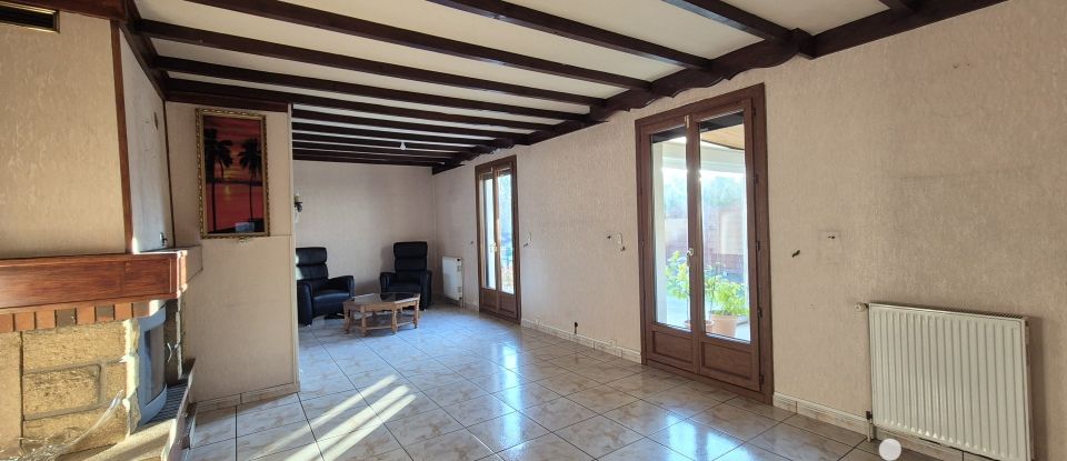 Pavilion 5 rooms of 199 m² in Saint-Julien-les-Villas (10800)