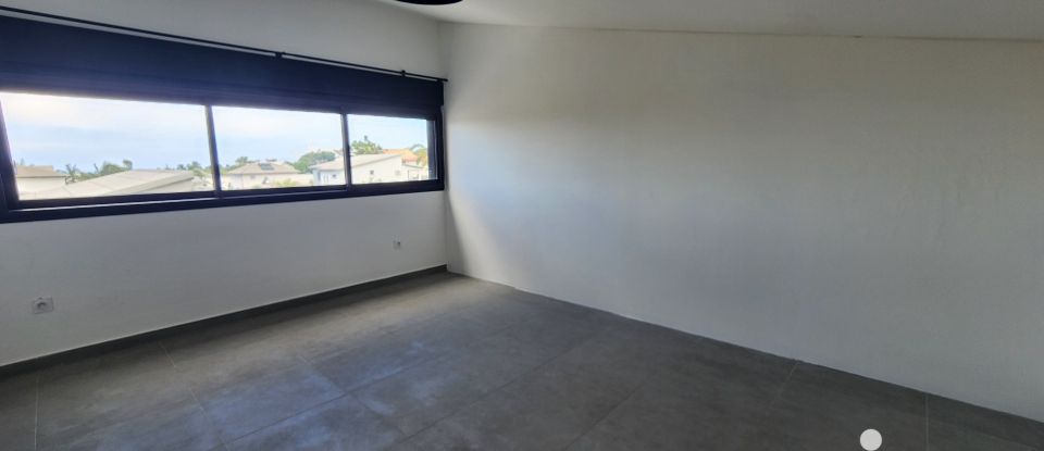 Maison 5 pièces de 130 m² à RAVINE-DES-CABRIS (97432)