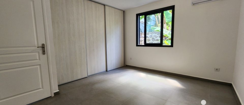 Maison 5 pièces de 130 m² à RAVINE-DES-CABRIS (97432)