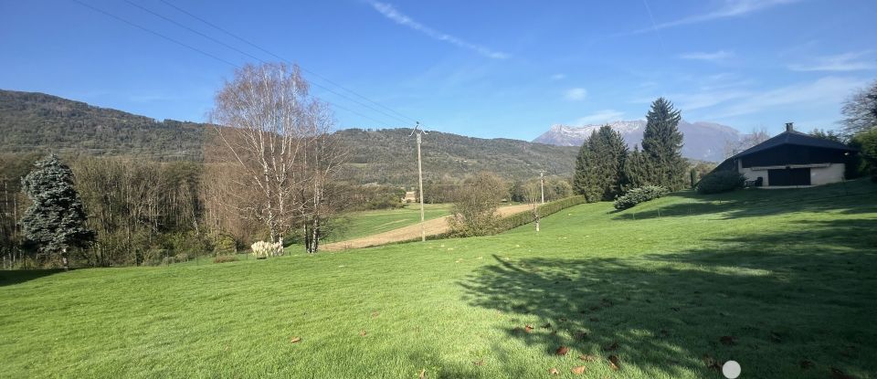 Land of 1,200 m² in Villard-Léger (73390)