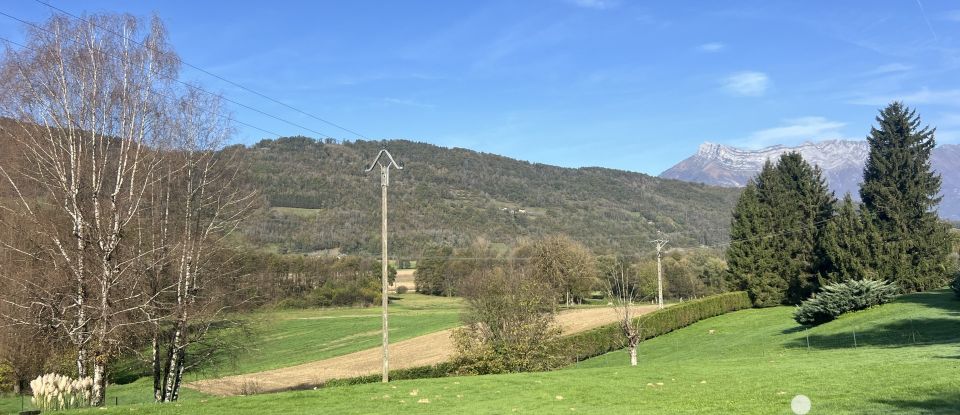 Land of 1,200 m² in Villard-Léger (73390)