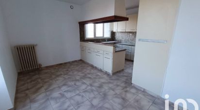 Maison 6 pièces de 136 m² à Saint-Hilaire-la-Palud (79210)