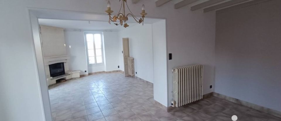 House 6 rooms of 136 m² in Saint-Hilaire-la-Palud (79210)