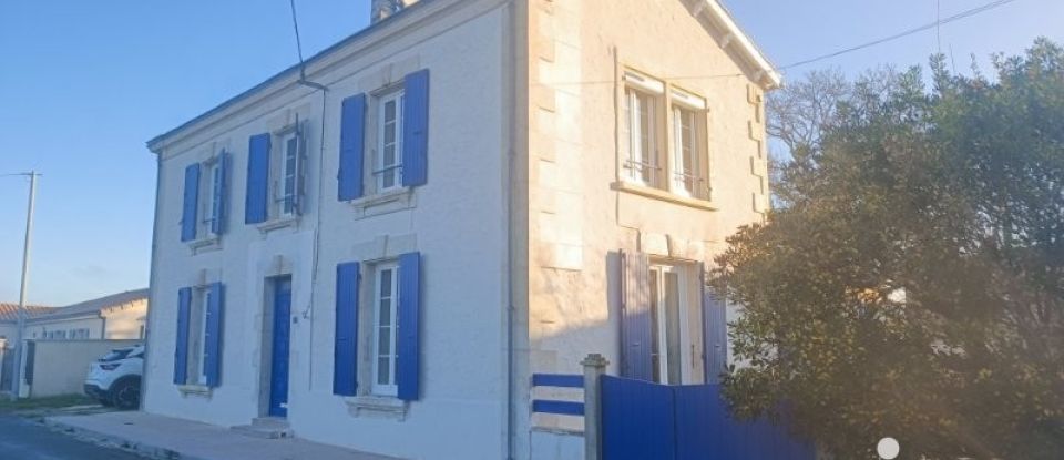 House 6 rooms of 136 m² in Saint-Hilaire-la-Palud (79210)