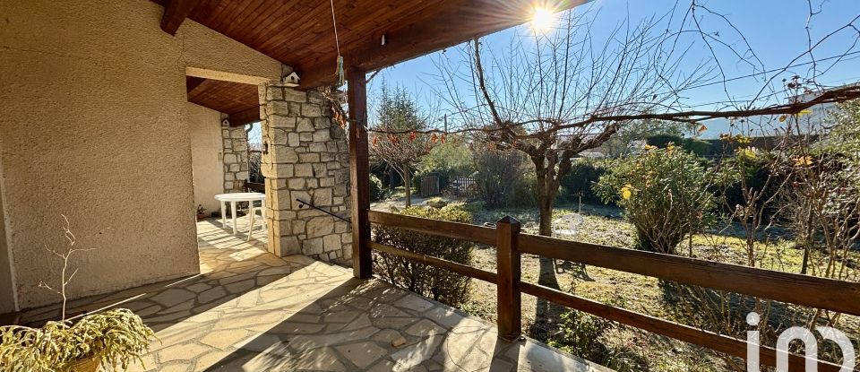 Traditional house 5 rooms of 144 m² in Saint-Sernin (07200)