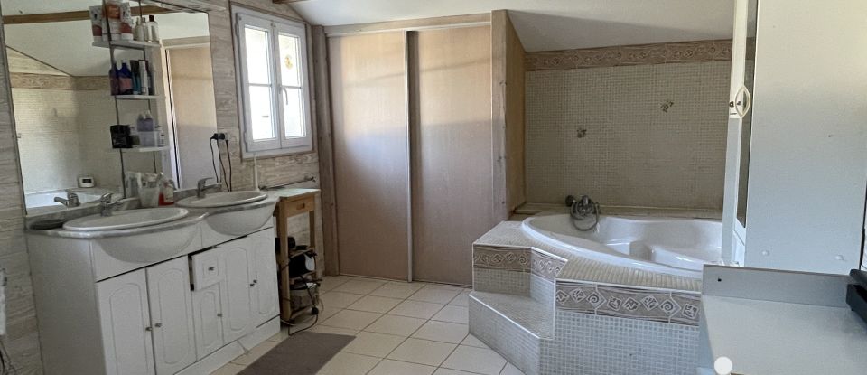 Longere 5 rooms of 143 m² in Mauzé-sur-le-Mignon (79210)