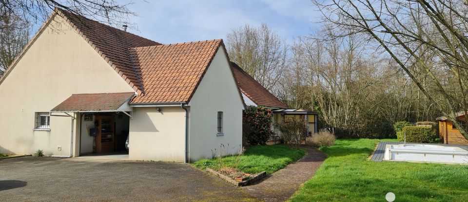 Traditional house 5 rooms of 142 m² in Sargé-lès-le-Mans (72190)