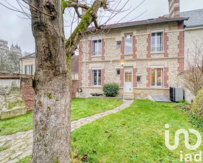 House 5 rooms of 138 m² in Pierrefonds (60350)