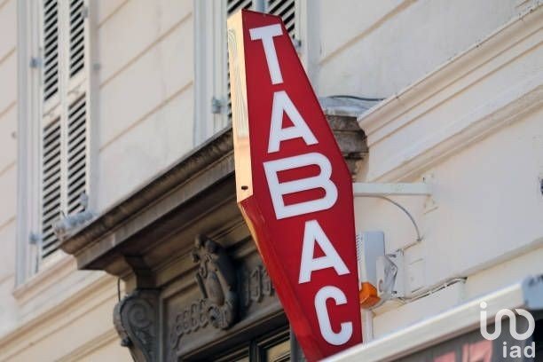 Tabac de 120 m² à Poissy (78300)