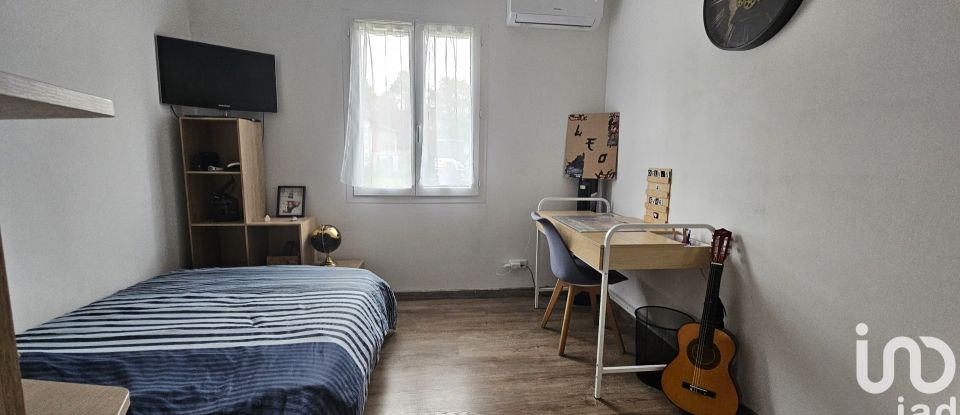 Maison 4 pièces de 90 m² à Hostens (33125)