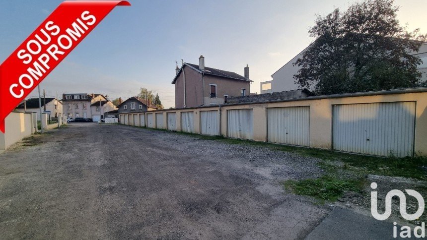 Parking of 762 m² in Neuves-Maisons (54230)