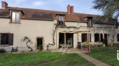 House 8 rooms of 310 m² in Saint-Pierre-les-Étieux (18210)