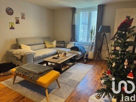 Apartment 3 rooms of 54 m² in Aurillac (15000)