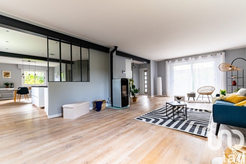 Maison 7 pièces de 191 m² à Fontaine-lès-Dijon (21121)