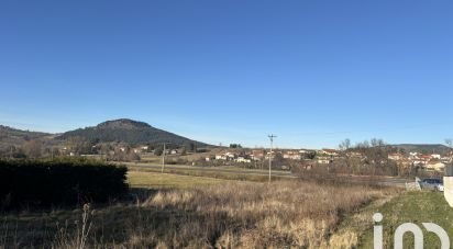 Land of 1,198 m² in Lantriac (43260)