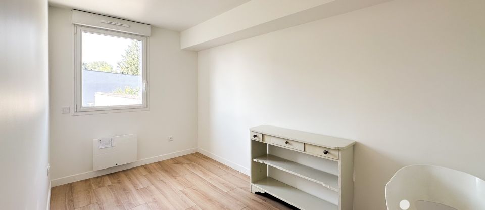 Appartement 4 pièces de 101 m² à Croix (59170)