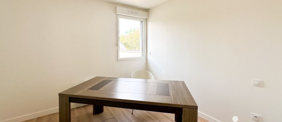 Appartement 4 pièces de 101 m² à Croix (59170)