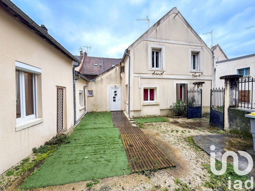 Town house 4 rooms of 80 m² in Follainville-Dennemont (78520)