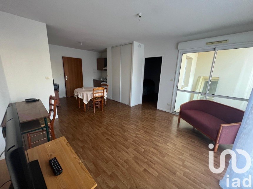 Appartement 2 pièces de 53 m² à Niort (79000)