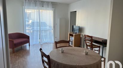 Apartment 2 rooms of 53 m² in Niort (79000)