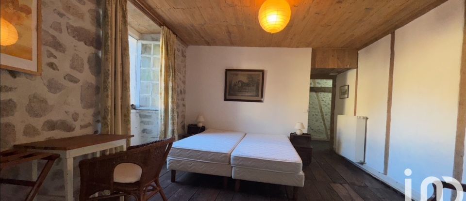 Lodge 11 rooms of 364 m² in Laroquebrou (15150)