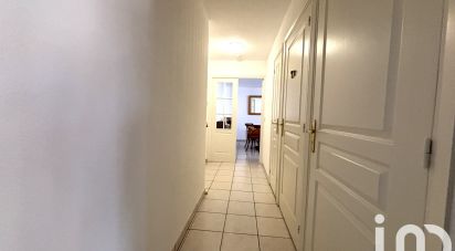 Apartment 3 rooms of 71 m² in Saint-Raphaël (83700)