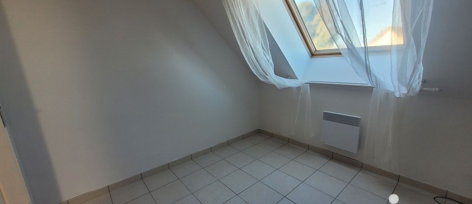 Maison traditionnelle 5 pièces de 80 m² à Beaumont-les-Autels (28480)