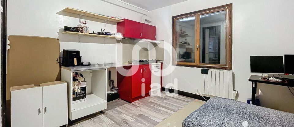 Maison 9 pièces de 220 m² à Montfermeil (93370)