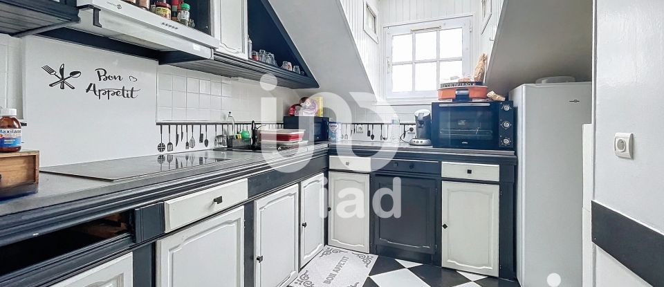 Maison 9 pièces de 220 m² à Montfermeil (93370)