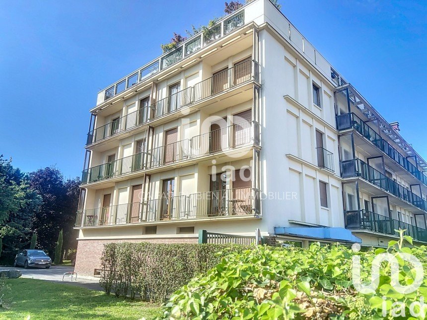 Apartment 4 rooms of 70 m² in Le Plessis-Bouchard (95130)