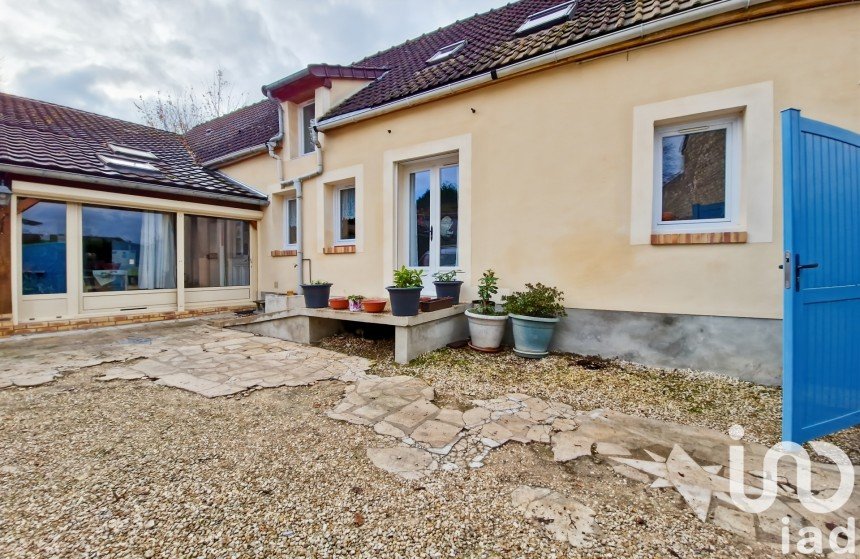 Maison traditionnelle 6 pièces de 133 m² à Charmoy (89400)