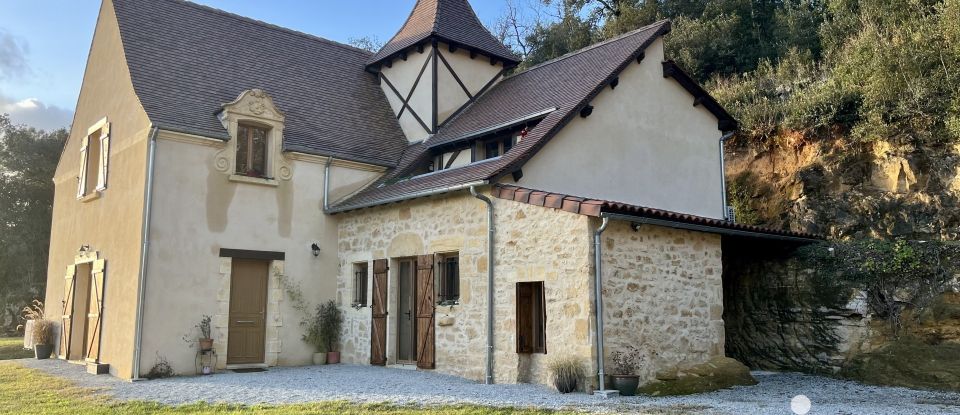 Maison de campagne 7 pièces de 173 m² à Vitrac (24200)