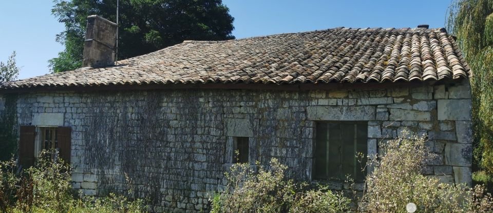 Maison 4 pièces de 90 m² à Saint-Simon-de-Bordes (17500)