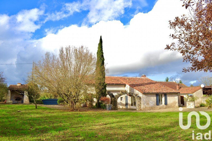 Maison de campagne 6 pièces de 130 m² à Paizay-le-Sec (86300)