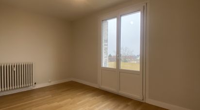 Apartment 3 rooms of 73 m² in Auxerre (89000)