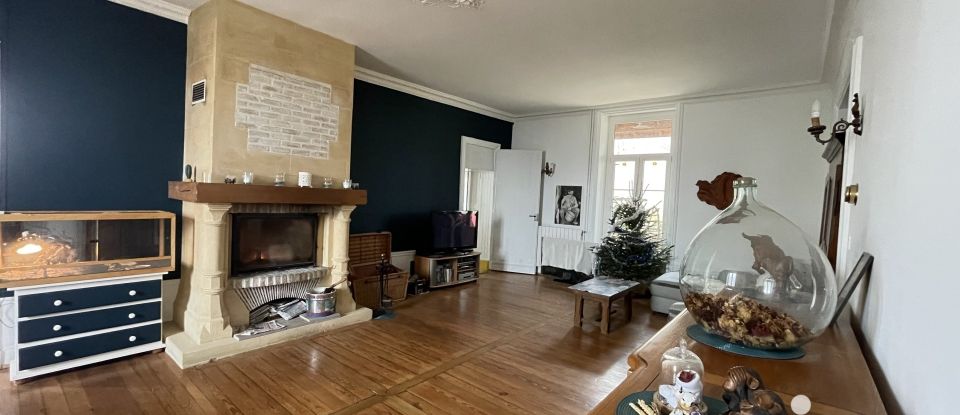 House 10 rooms of 415 m² in Villereversure (01250)