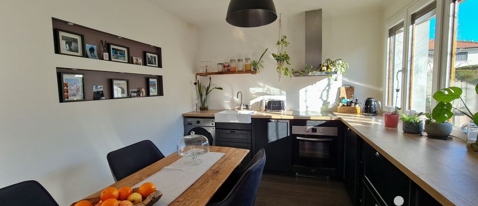 Apartment 3 rooms of 61 m² in Annecy (74000)